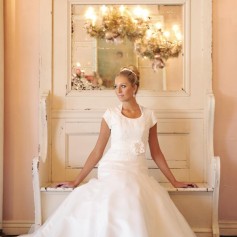 33 modest_wedding_dresses_5_of_23